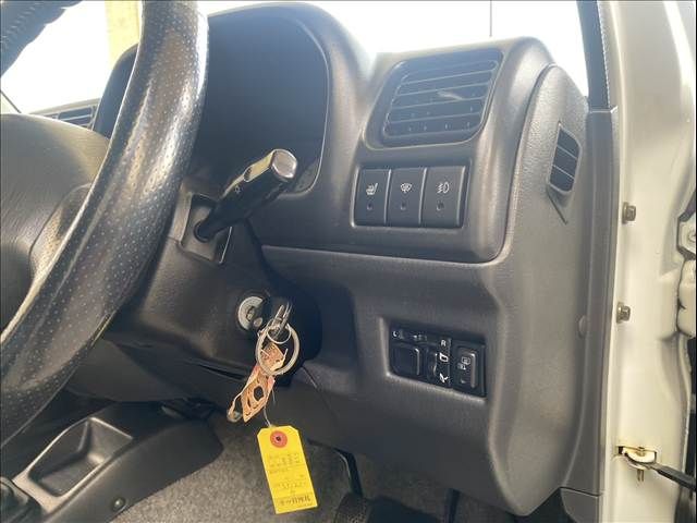 SUZUKI JIMNY 4WD 2004 Image 31