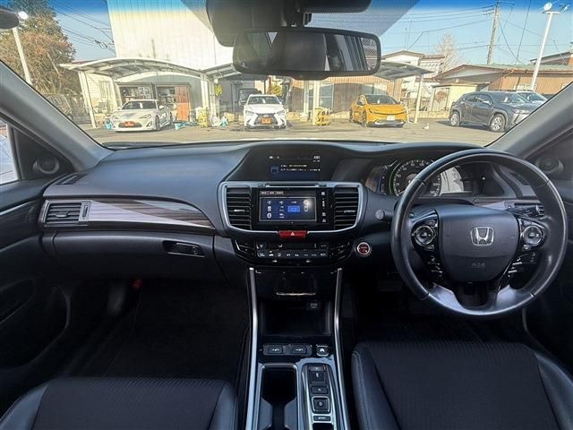 HONDA ACCORD HYBRID 2016 Image 31