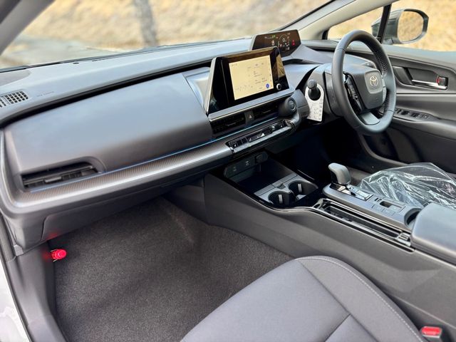 TOYOTA PRIUS PHV 2025 Image 31