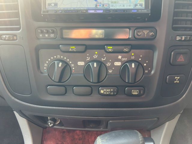 TOYOTA LANDCRUISER VAN 1998 Image 31