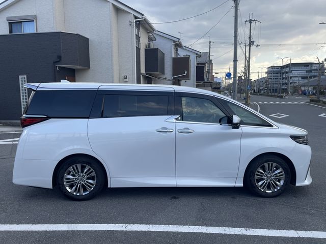 TOYOTA ALPHARD 2025 Image 31