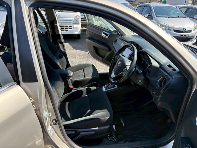 TOYOTA COROLLA AXIO HYBRID 2013 Image 31