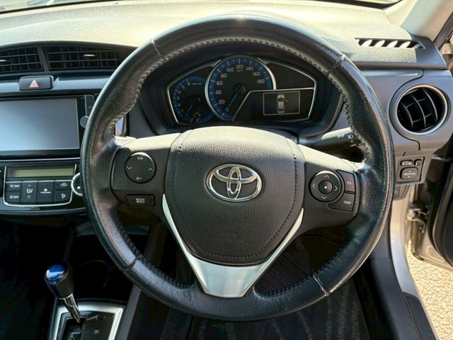 TOYOTA COROLLA AXIO HYBRID 2013 Image 31