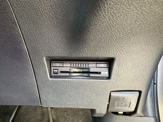 TOYOTA COROLLA AXIO HYBRID 2013 Image 31