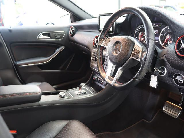 MERCEDES BENZ MERCEDES AMG A CLASS 2014 Image 31