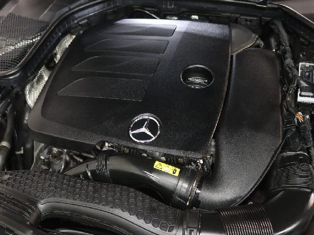 MERCEDES BENZ C CLAS 2018 Image 31