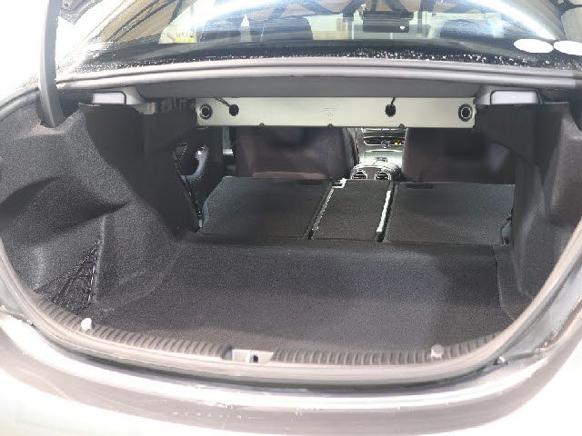 MERCEDES BENZ C CLAS 2018 Image 31