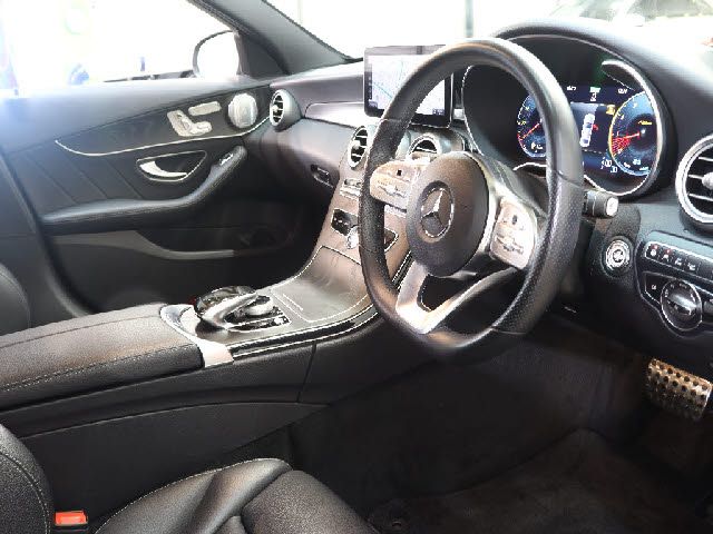 MERCEDES BENZ C CLAS 2018 Image 31