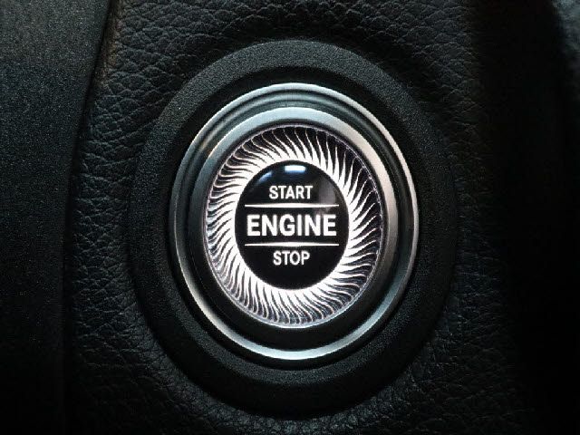 MERCEDES BENZ C CLAS 2018 Image 31