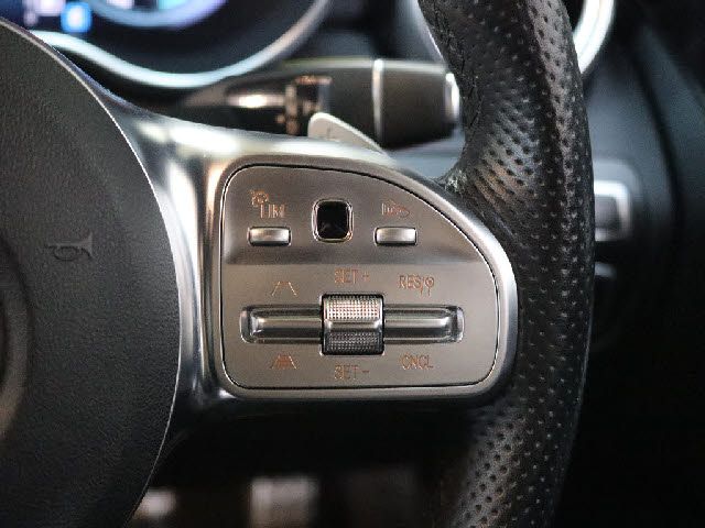 MERCEDES BENZ C CLAS 2018 Image 31