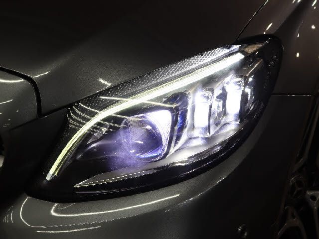 MERCEDES BENZ C CLAS 2018 Image 31