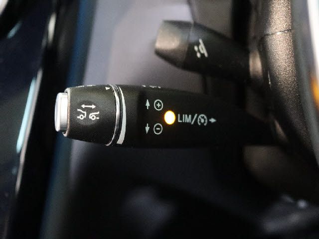 MERCEDES BENZ GLC CL 2016 Image 31