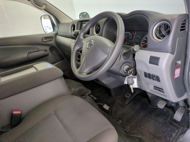 NISSAN NV350 CARAVAN WAGON 2016 Image 31