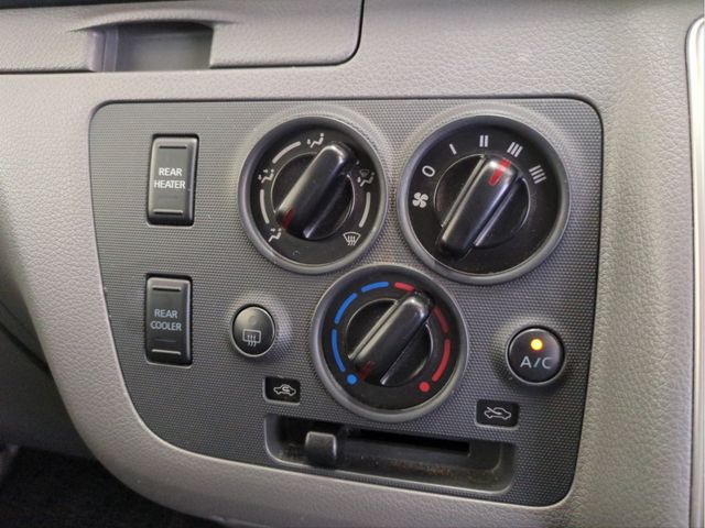 NISSAN NV350 CARAVAN WAGON 2016 Image 31