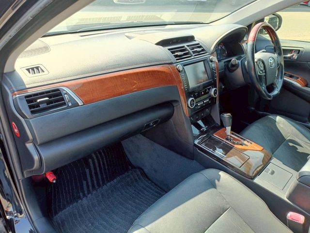 TOYOTA CAMRY HYBRID 2012 Image 31