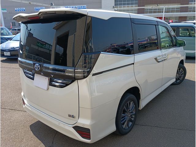 TOYOTA VOXY HYBRID 4WD 2022 Image 31