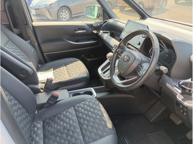 TOYOTA VOXY HYBRID 4WD 2022 Image 31