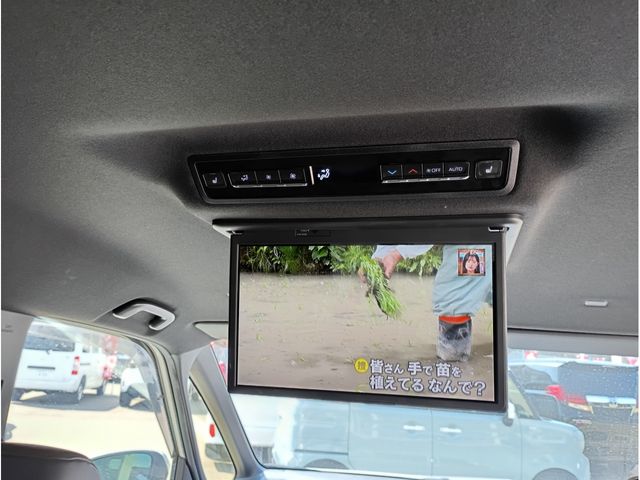 TOYOTA VOXY HYBRID 4WD 2022 Image 31