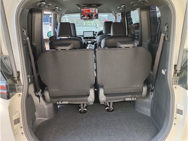 TOYOTA VOXY HYBRID 4WD 2022 Image 31