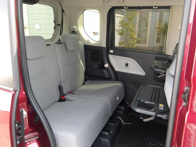 DAIHATSU TANTO 2022 Image 31