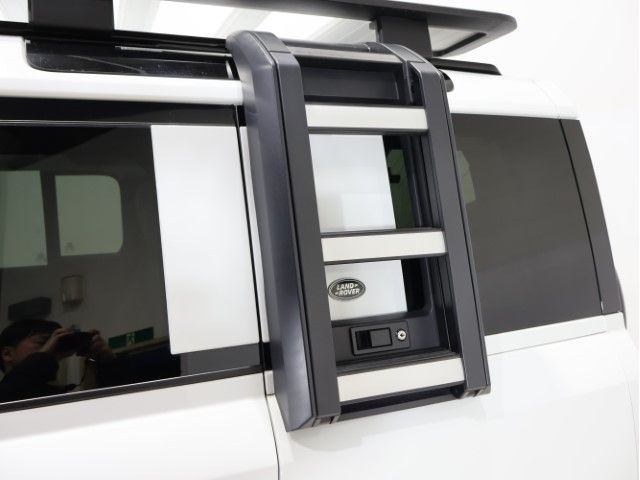 ROVER DEFENDER 2022 Image 31