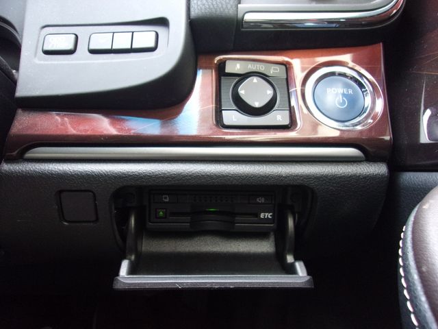 TOYOTA CROWN SEDAN HYBRID 2015 Image 31