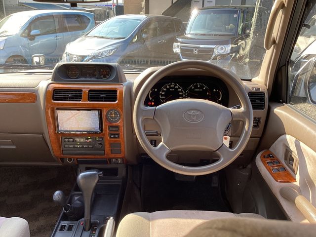 TOYOTA LANDCRUISER PRADO 2001 Image 31