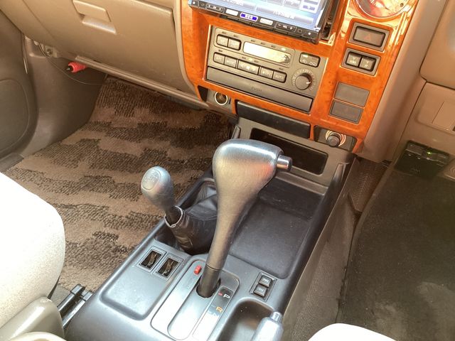 TOYOTA LANDCRUISER PRADO 2001 Image 31