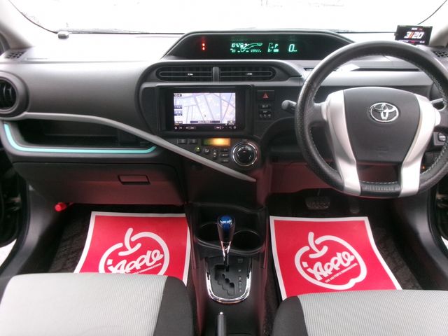 TOYOTA AQUA 2013 Image 31