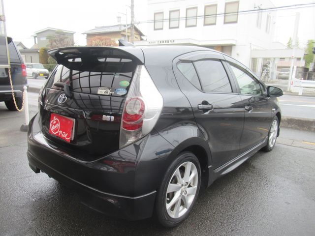 TOYOTA AQUA 2013 Image 31