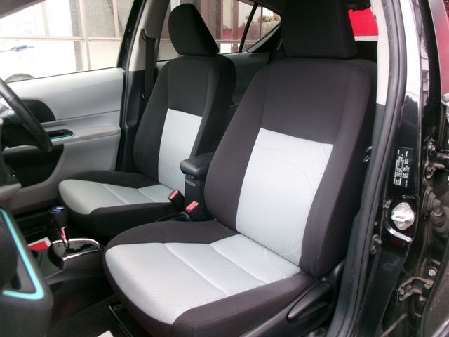 TOYOTA AQUA 2013 Image 31