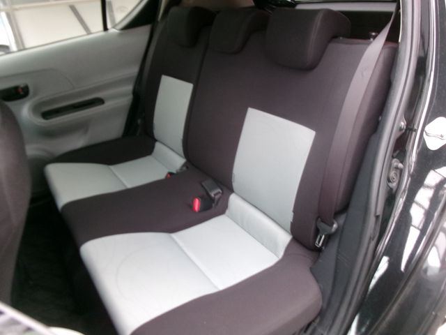 TOYOTA AQUA 2013 Image 31