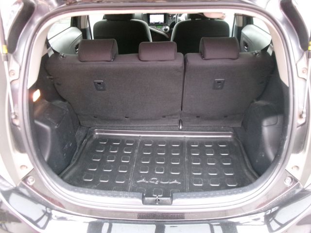 TOYOTA AQUA 2013 Image 31