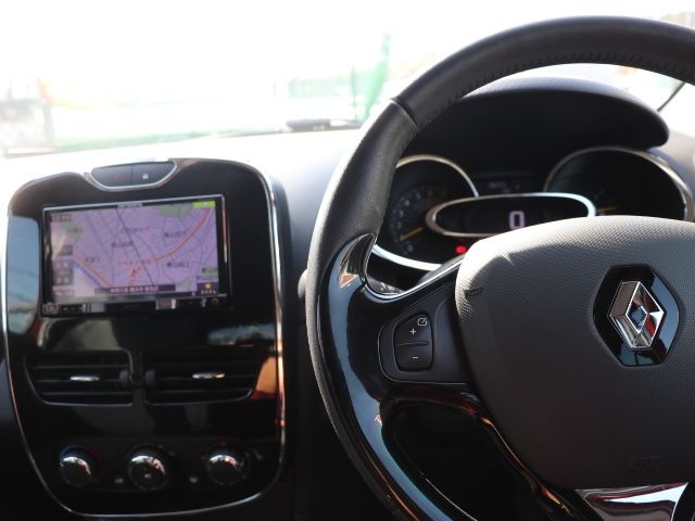 RENAULT LUTECIA 2015 Image 31