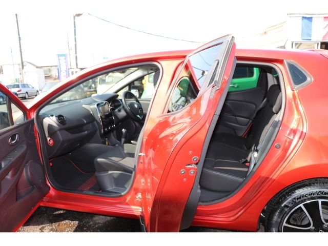 RENAULT LUTECIA 2015 Image 31