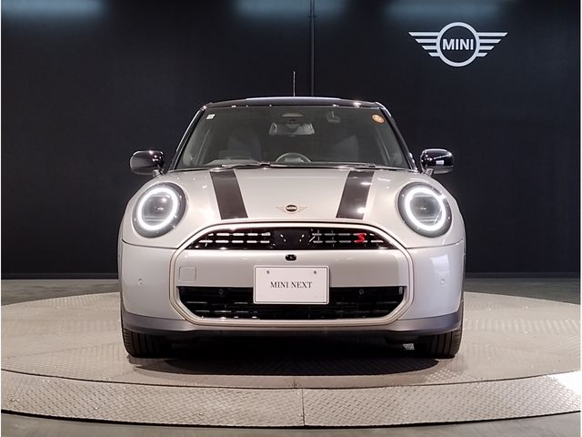 BMW MINI COOPER 5DOOR 2024 Image 31