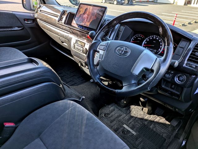 TOYOTA HIACE WAGON 2015 Image 31