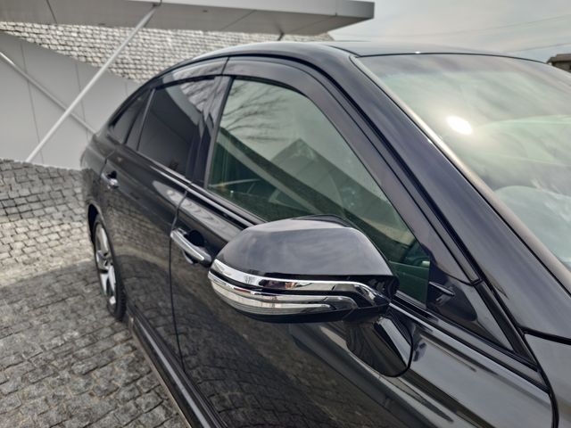 TOYOTA CROWN SEDAN HYBRID 2018 Image 31