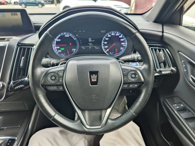 TOYOTA CROWN SEDAN HYBRID 2018 Image 31