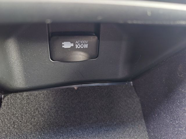 TOYOTA CROWN SEDAN HYBRID 2018 Image 31