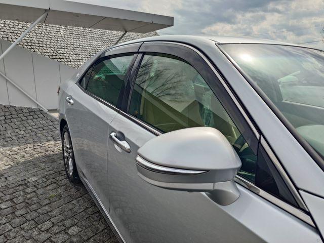 TOYOTA CROWN MAJESTA HYBRID 2013 Image 31