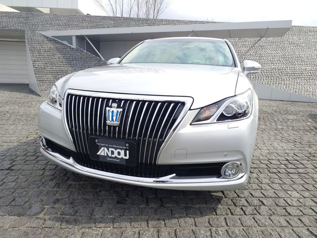 TOYOTA CROWN MAJESTA HYBRID 2013 Image 31