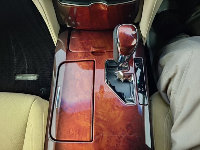 TOYOTA CROWN MAJESTA HYBRID 2013 Image 31