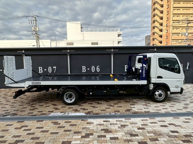 MITSUBISHI CANTER 2024 Image 31