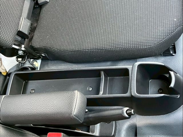 MITSUBISHI CANTER 2024 Image 31