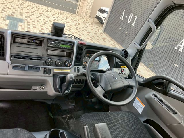 MITSUBISHI CANTER 2024 Image 31