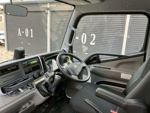 MITSUBISHI CANTER 2024 Image 31