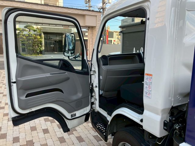 MITSUBISHI CANTER 2024 Image 31