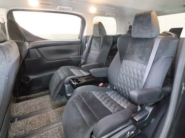 TOYOTA ALPHARD 2019 Image 31