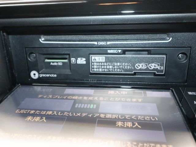 TOYOTA VOXY HYBRID 2017 Image 31